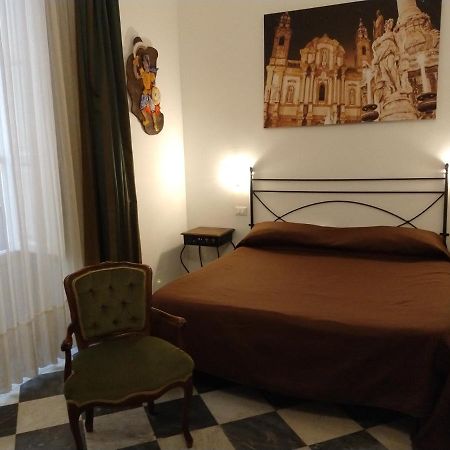 Dimora Principe Scordia Bed and Breakfast Palermo Esterno foto