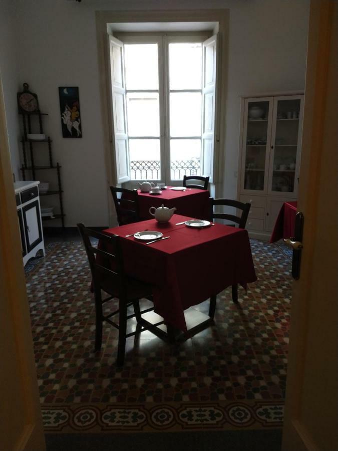 Dimora Principe Scordia Bed and Breakfast Palermo Esterno foto