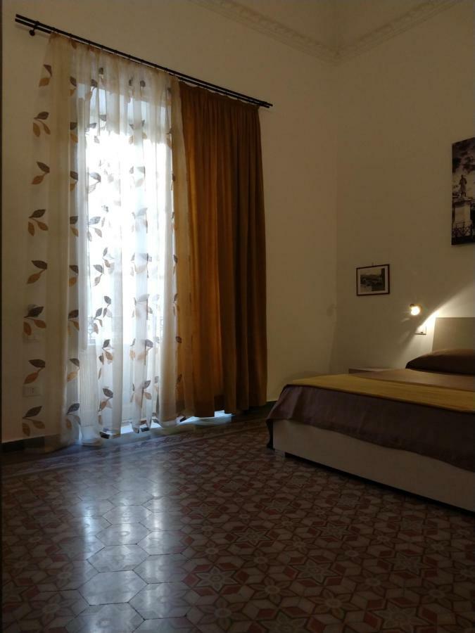 Dimora Principe Scordia Bed and Breakfast Palermo Esterno foto