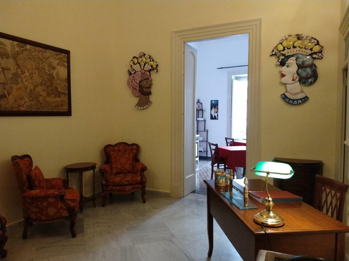 Dimora Principe Scordia Bed and Breakfast Palermo Esterno foto