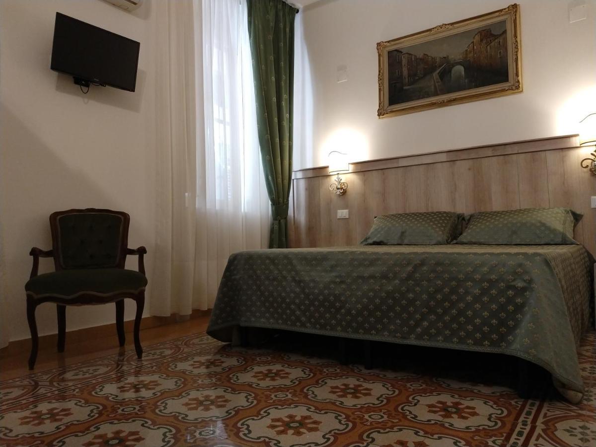 Dimora Principe Scordia Bed and Breakfast Palermo Esterno foto